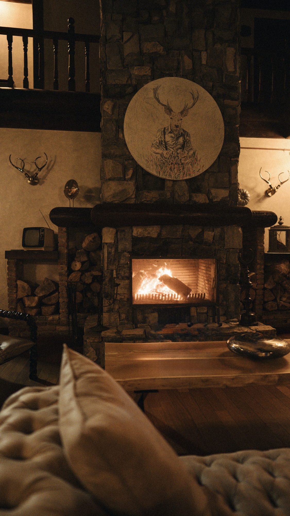 Chalet lounge by the fireplace in Megeve